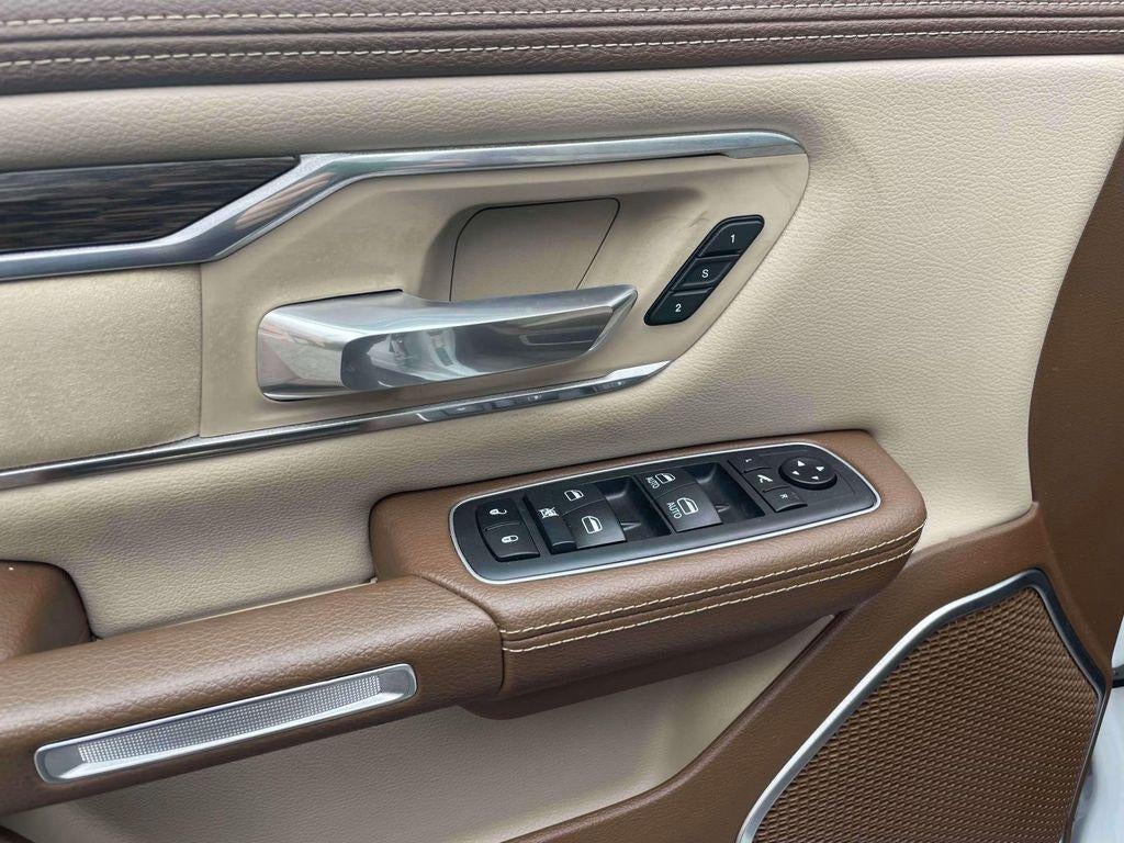 2020 RAM 1500 Laramie Crew Cab 4x4 64' Box