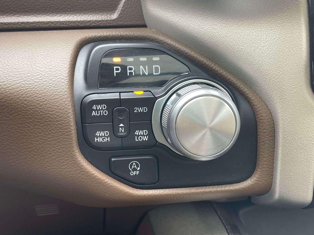 2020 RAM 1500 Laramie Crew Cab 4x4 64' Box