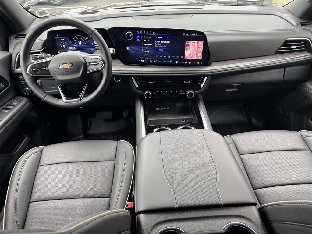 2025 Chevrolet Suburban 4WD Premier