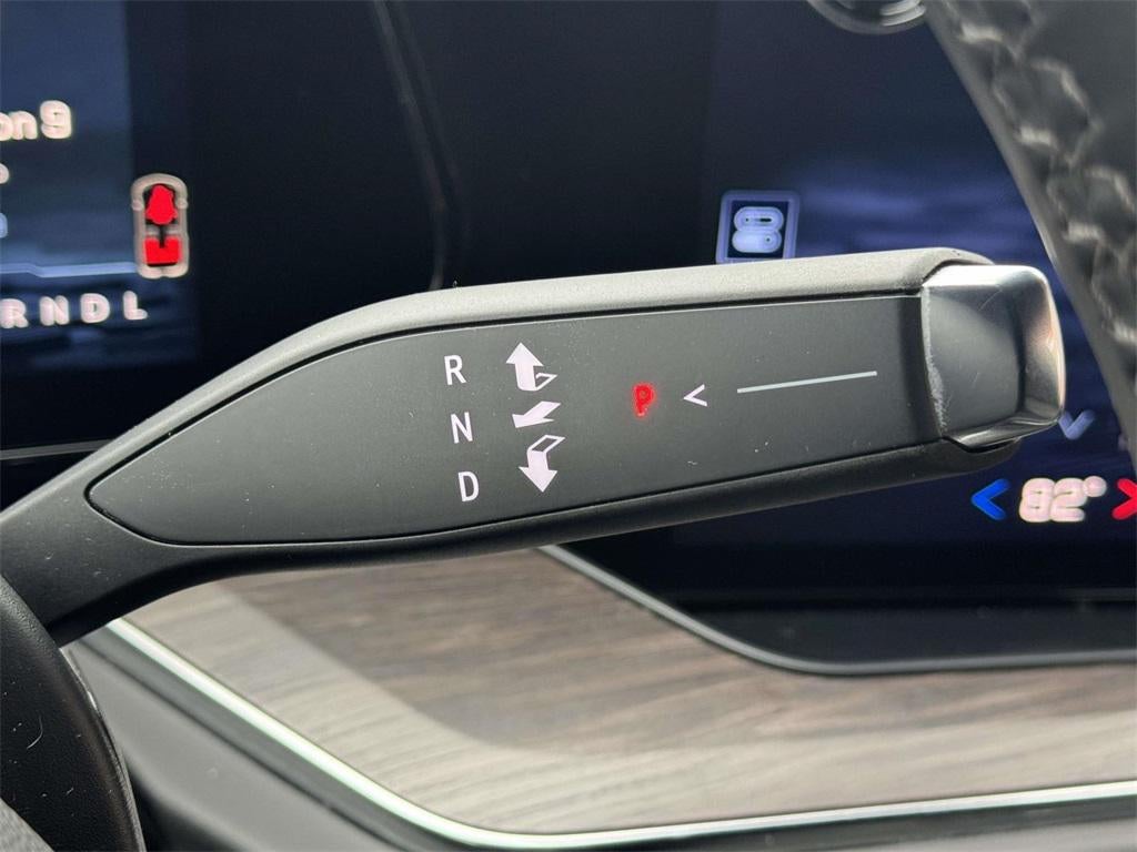 2025 Chevrolet Suburban 4WD Premier