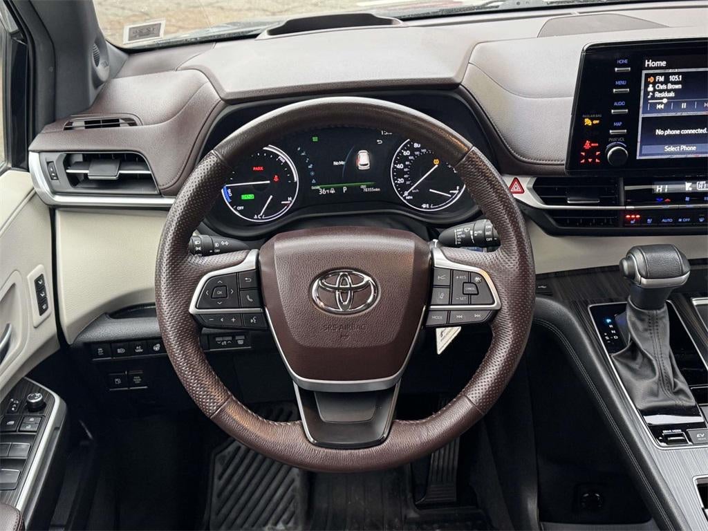 2023 Toyota Sienna Platinum