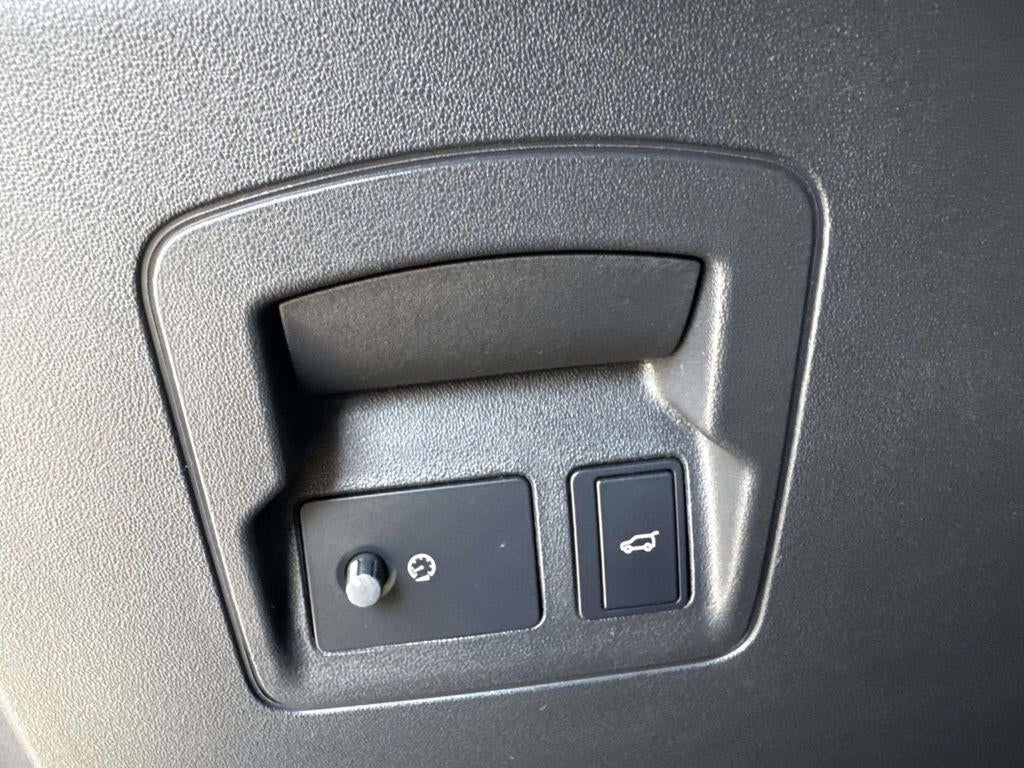 2025 Land Rover Range Rover Velar P250 Dynamic SE