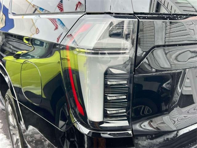 2025 Chevrolet Suburban LT