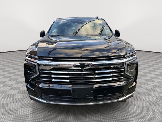 2025 Chevrolet Suburban 4WD LT