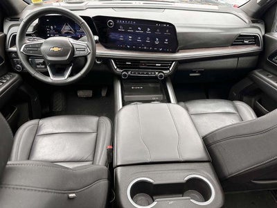 2025 Chevrolet Suburban 4WD LT