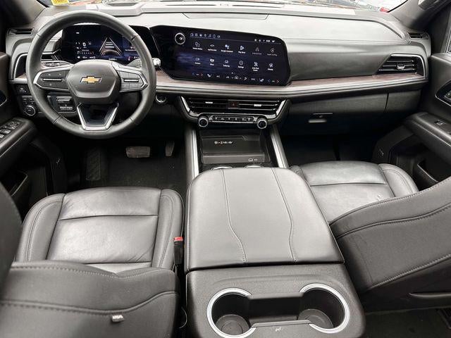 2025 Chevrolet Suburban 4WD LT