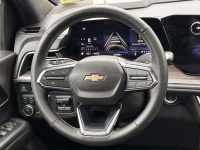 2025 Chevrolet Suburban 4WD LT