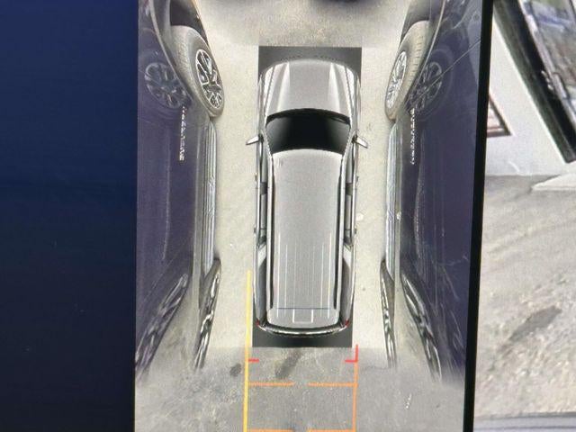 2025 Chevrolet Suburban 4WD LT