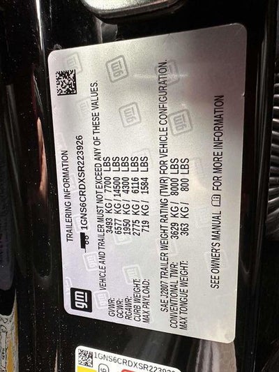 2025 Chevrolet Suburban 4WD LT