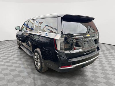 2025 Chevrolet Suburban 4WD LT