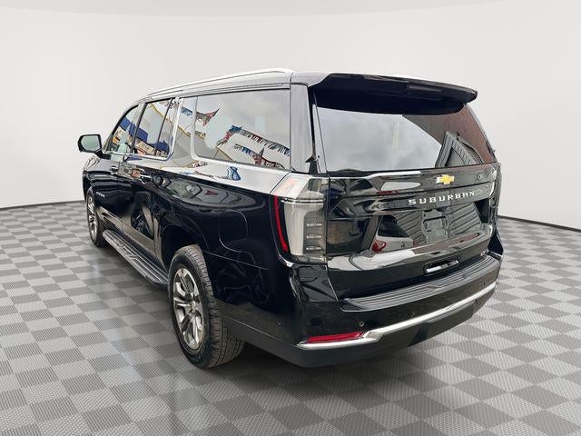 2025 Chevrolet Suburban 4WD LT