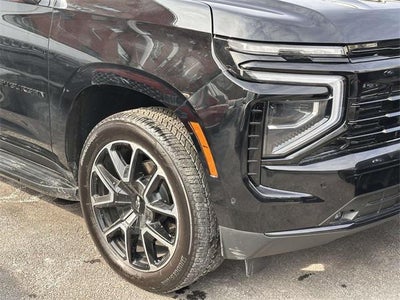 2025 Chevrolet Suburban 4WD RST