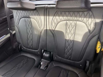2023 BMW X7 M60i