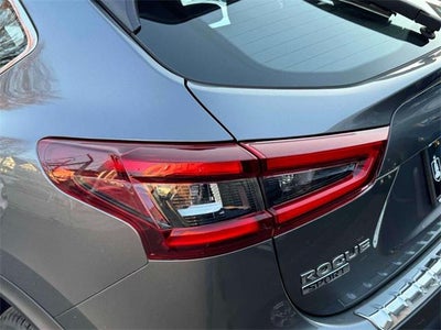 2022 Nissan Rogue Sport SV