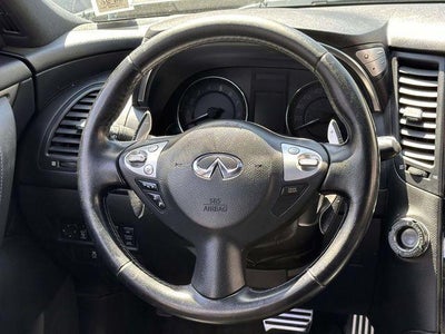 2017 INFINITI QX70 Base