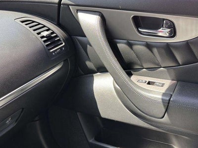 2017 INFINITI QX70 Base