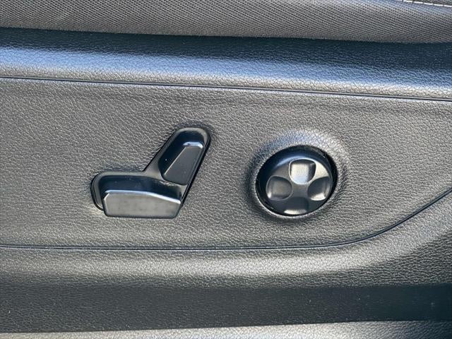 2019 RAM 1500 Big Horn/Lone Star Crew Cab 4x4 57' Box