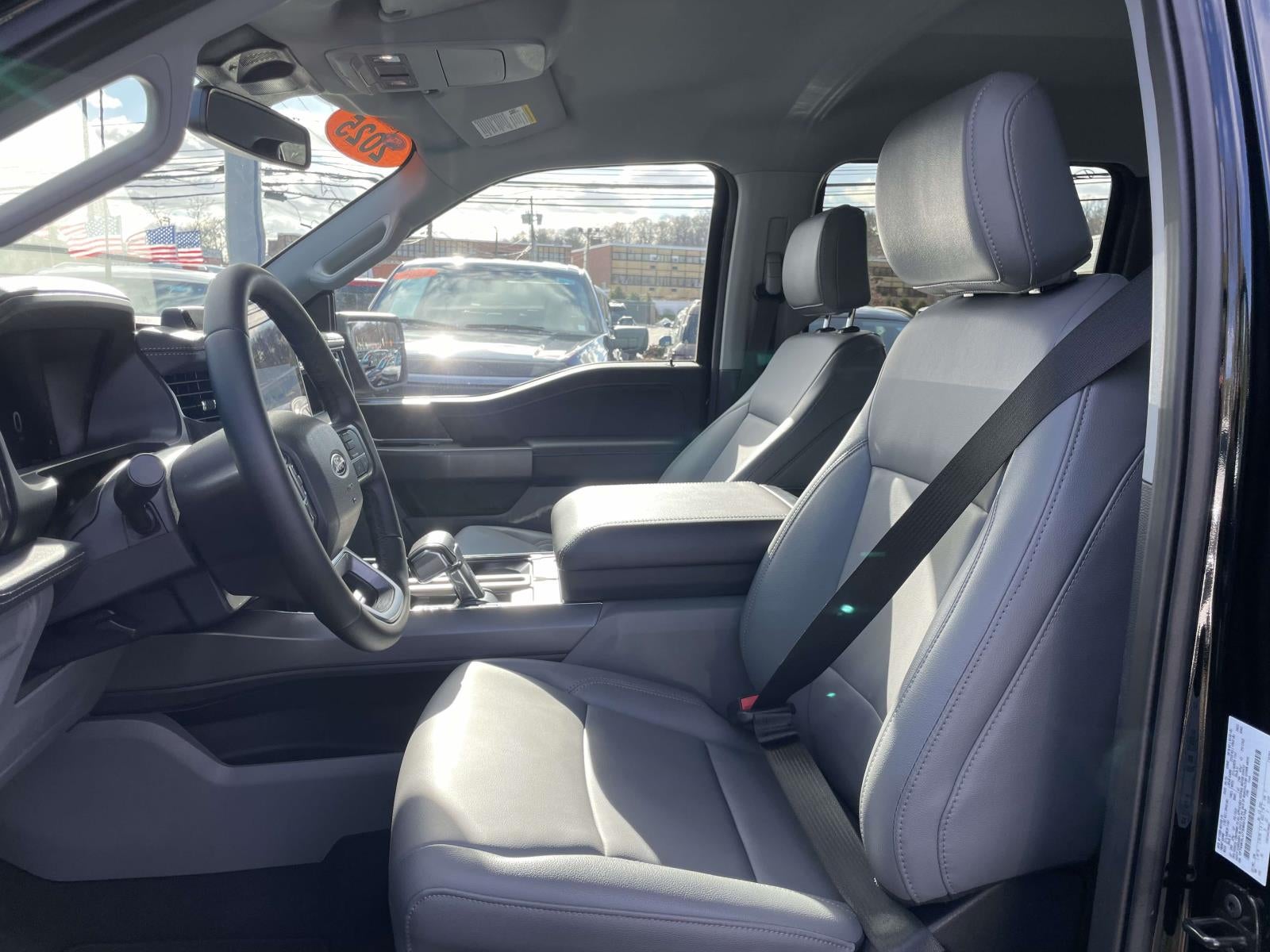 2025 Ford F-150 Lightning Flash