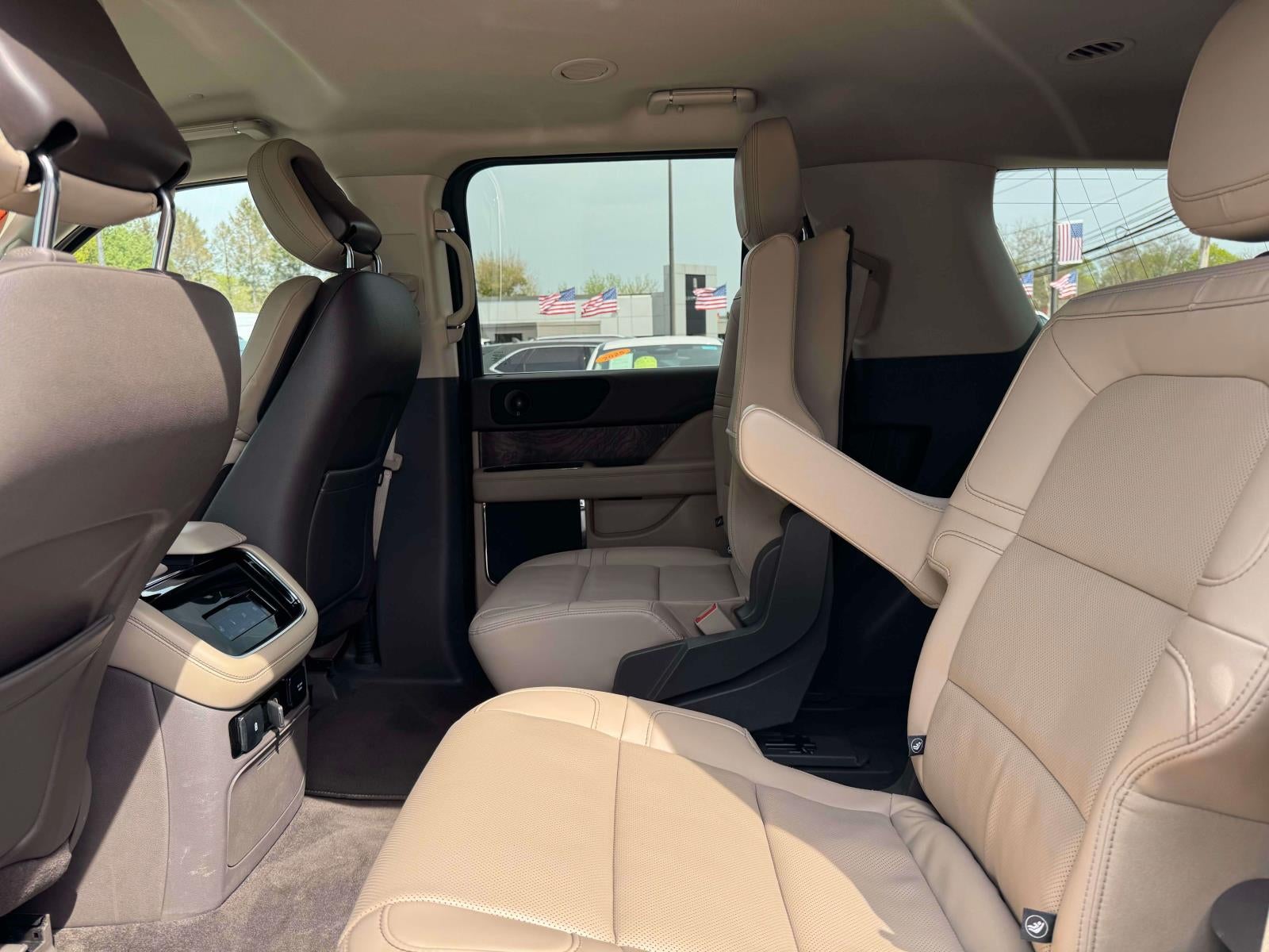 2022 Lincoln Navigator Standard