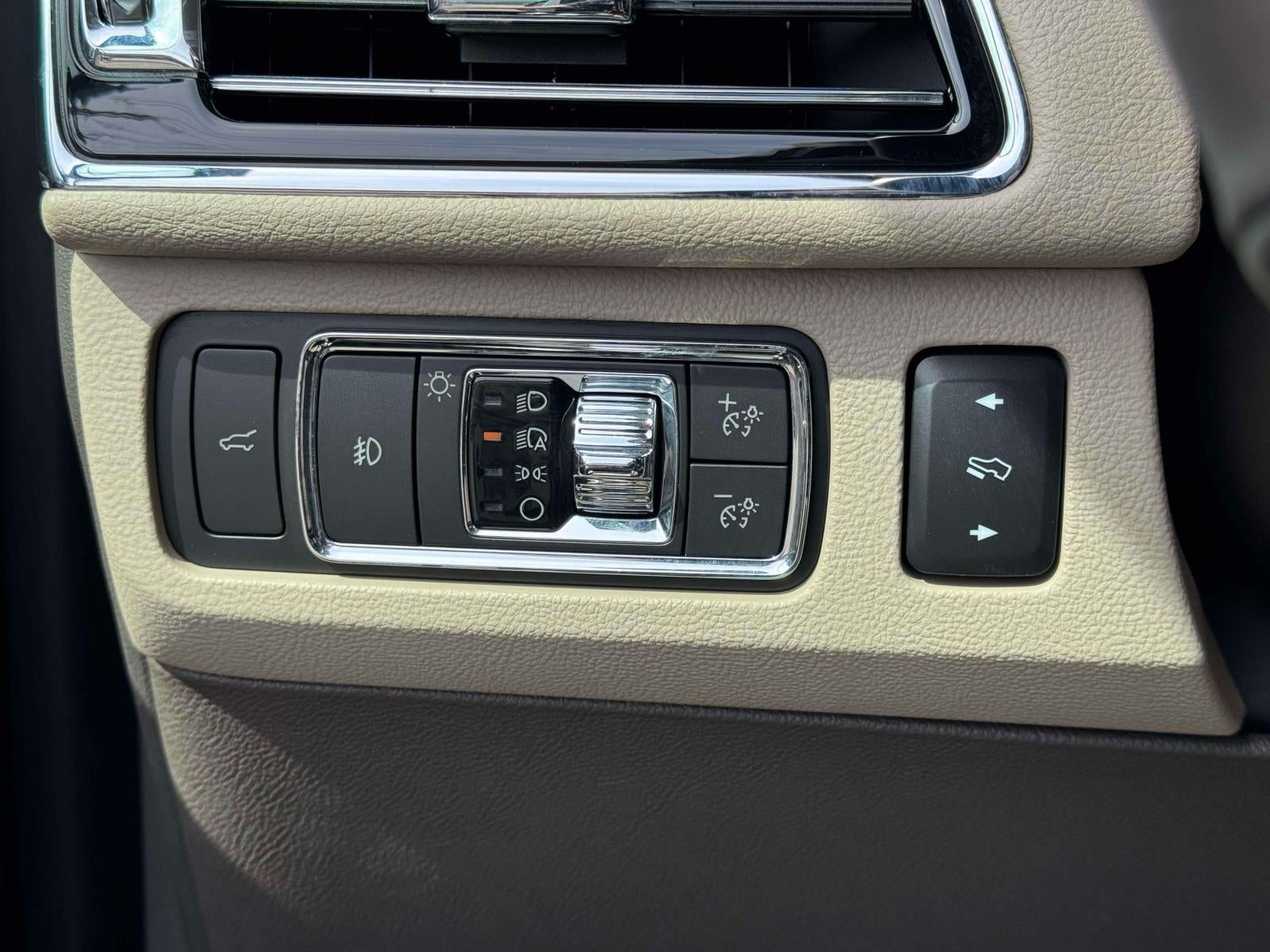 2022 Lincoln Navigator Standard