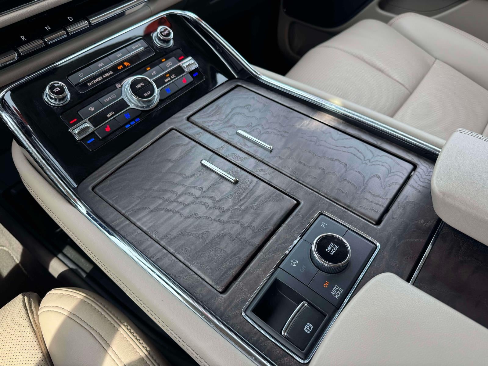 2022 Lincoln Navigator Standard