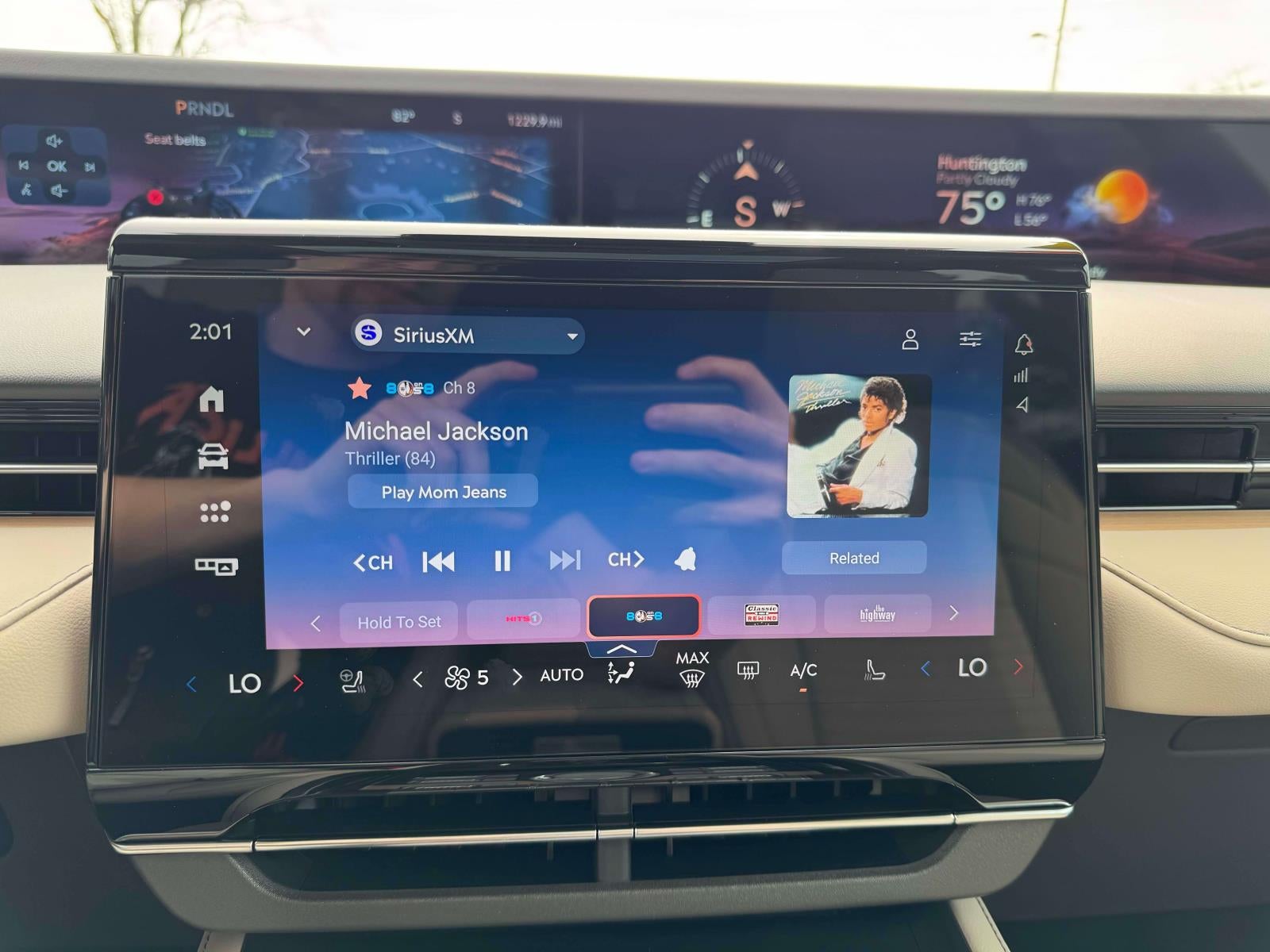 2025 Lincoln Nautilus Reserve