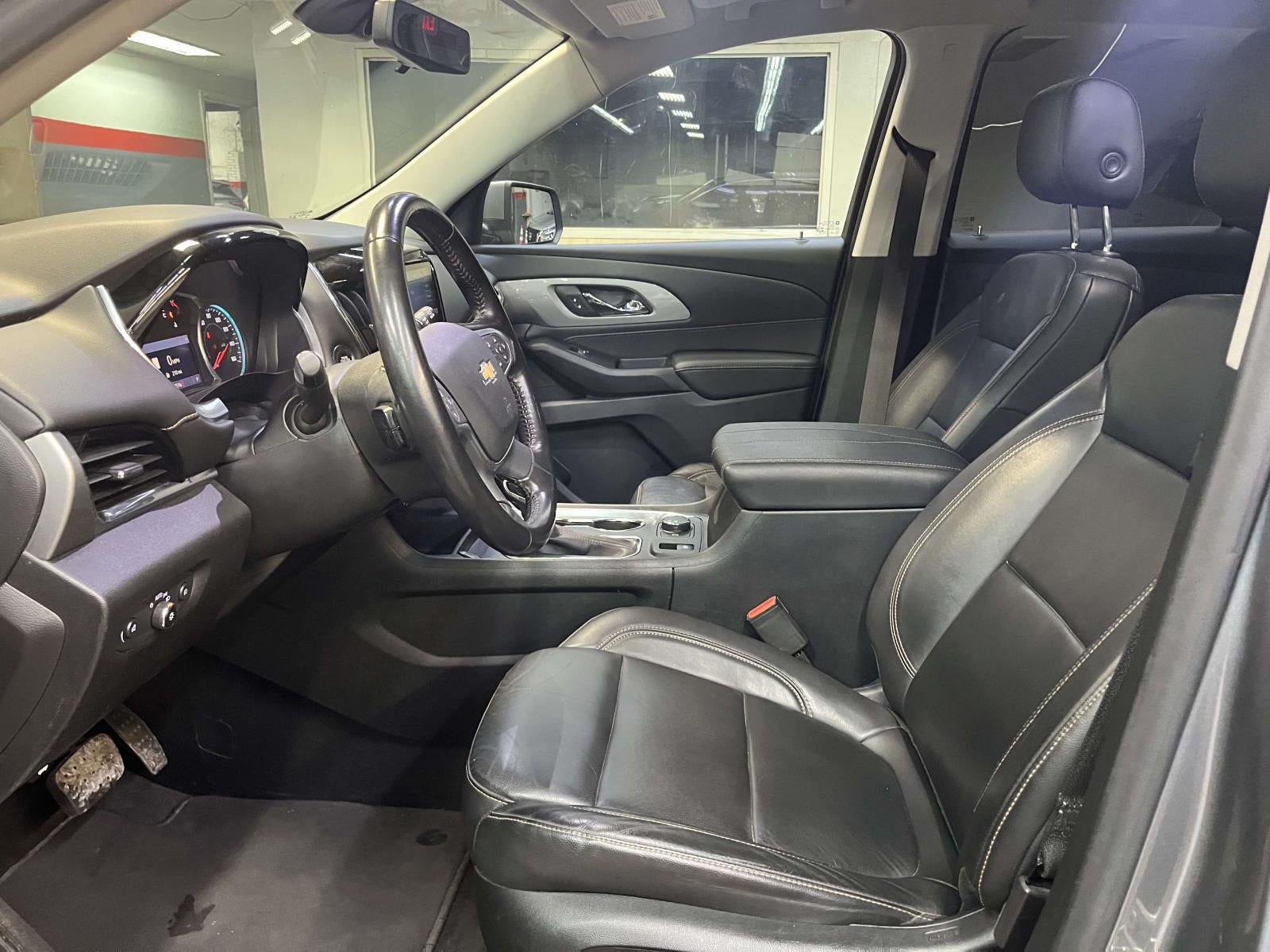 2021 Chevrolet Traverse AWD LT Leather