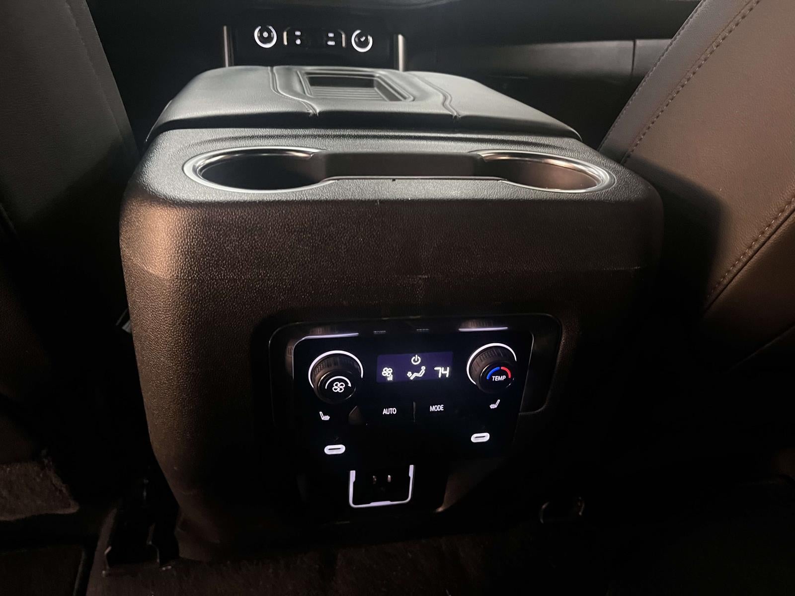 2024 Chevrolet Suburban 4WD LT