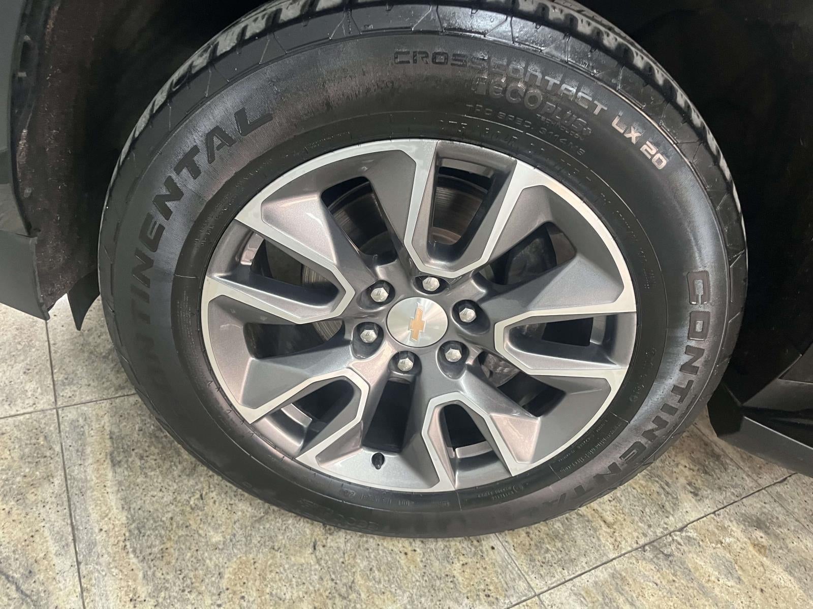 2024 Chevrolet Suburban 4WD LT