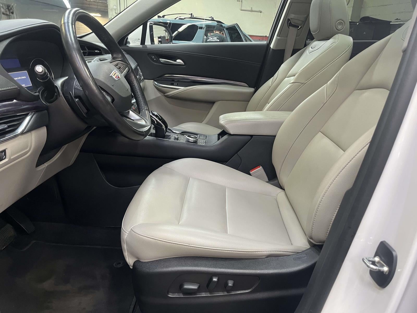 2023 Cadillac XT4 AWD Luxury
