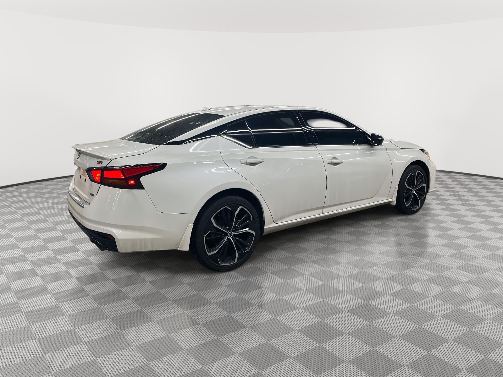 2023 Nissan Altima SR Intelligent AWD