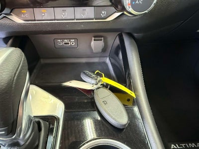 2023 Nissan Altima SV FWD