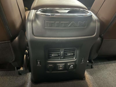 2023 Nissan TITAN Crew Cab Platinum Reserve 4x4
