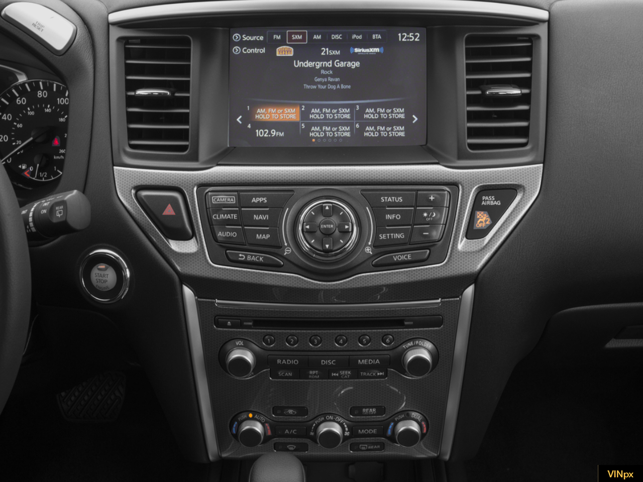 2017 Nissan Pathfinder SV