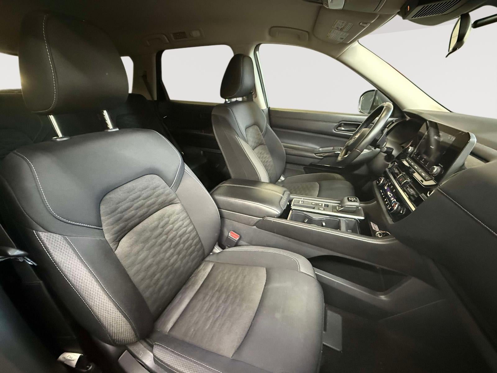 2024 Nissan Pathfinder SV FWD