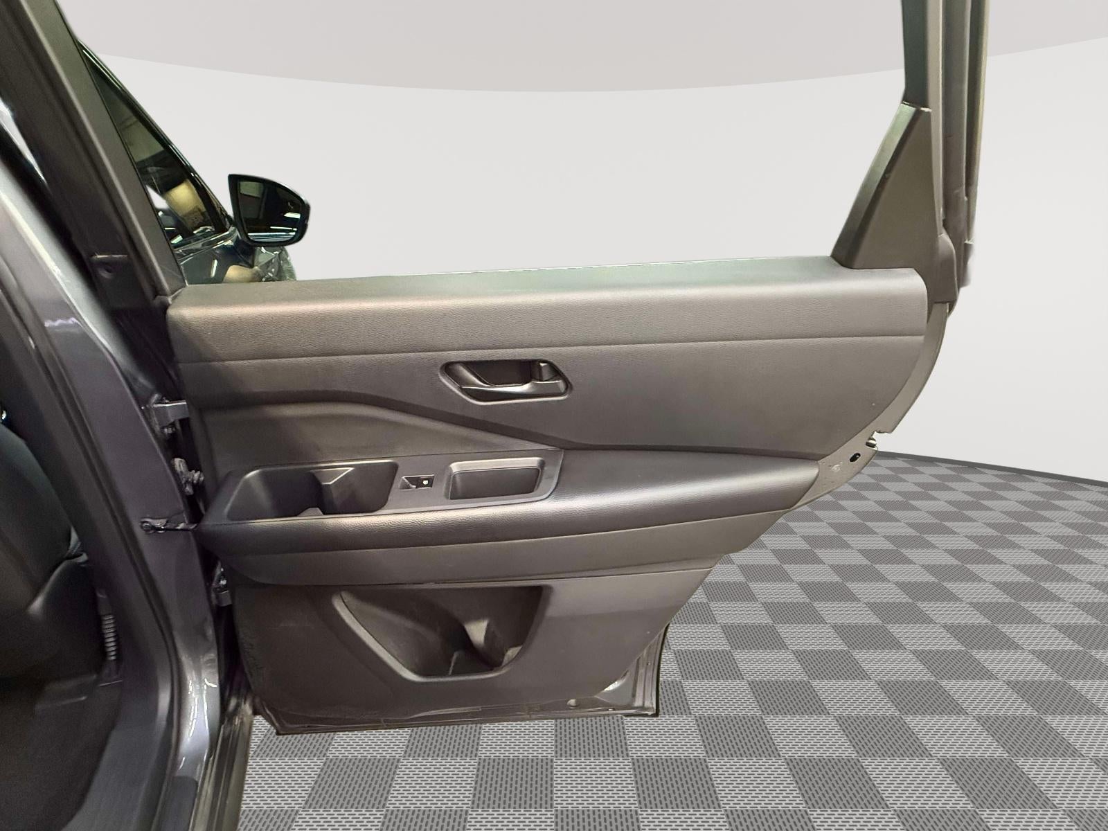 2024 Nissan Pathfinder SV FWD
