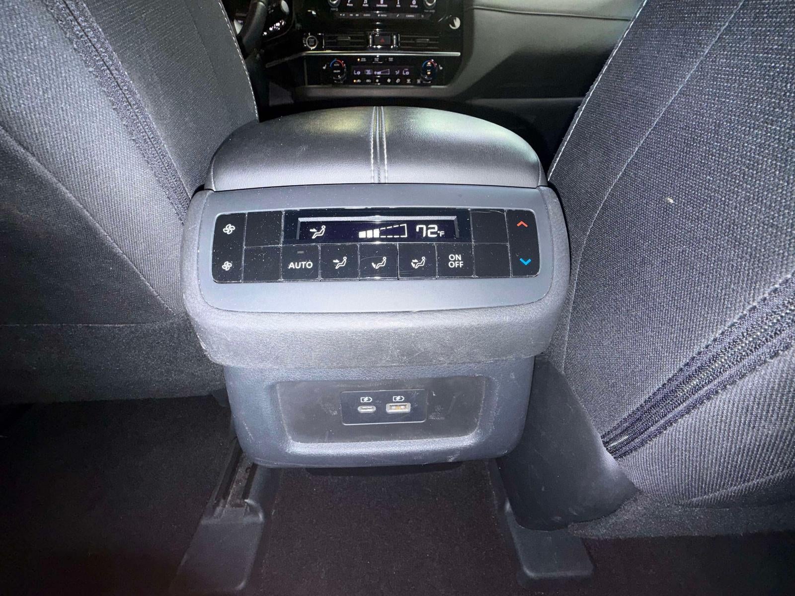 2024 Nissan Pathfinder SV FWD