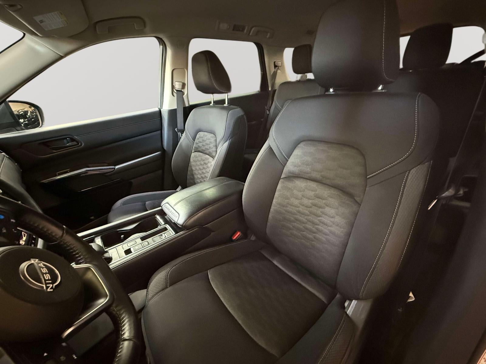 2024 Nissan Pathfinder SV FWD