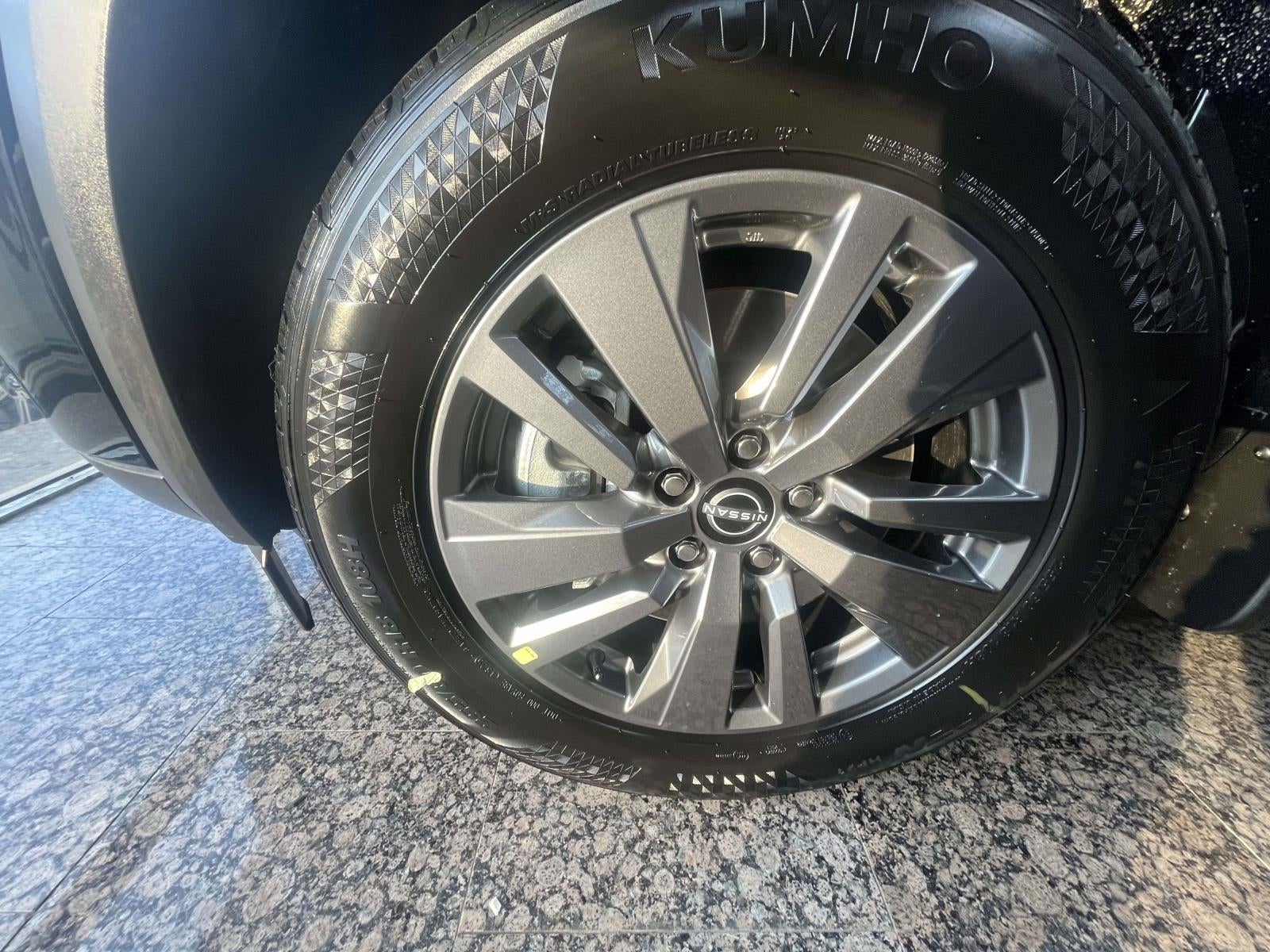 2024 Nissan Pathfinder SV 4WD