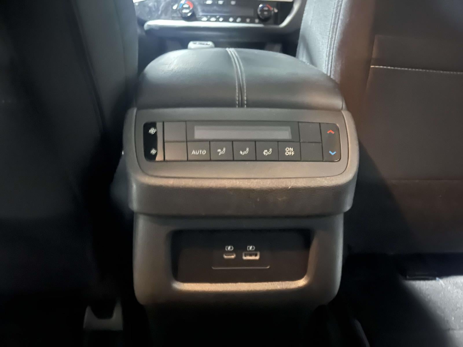 2024 Nissan Pathfinder SV 4WD