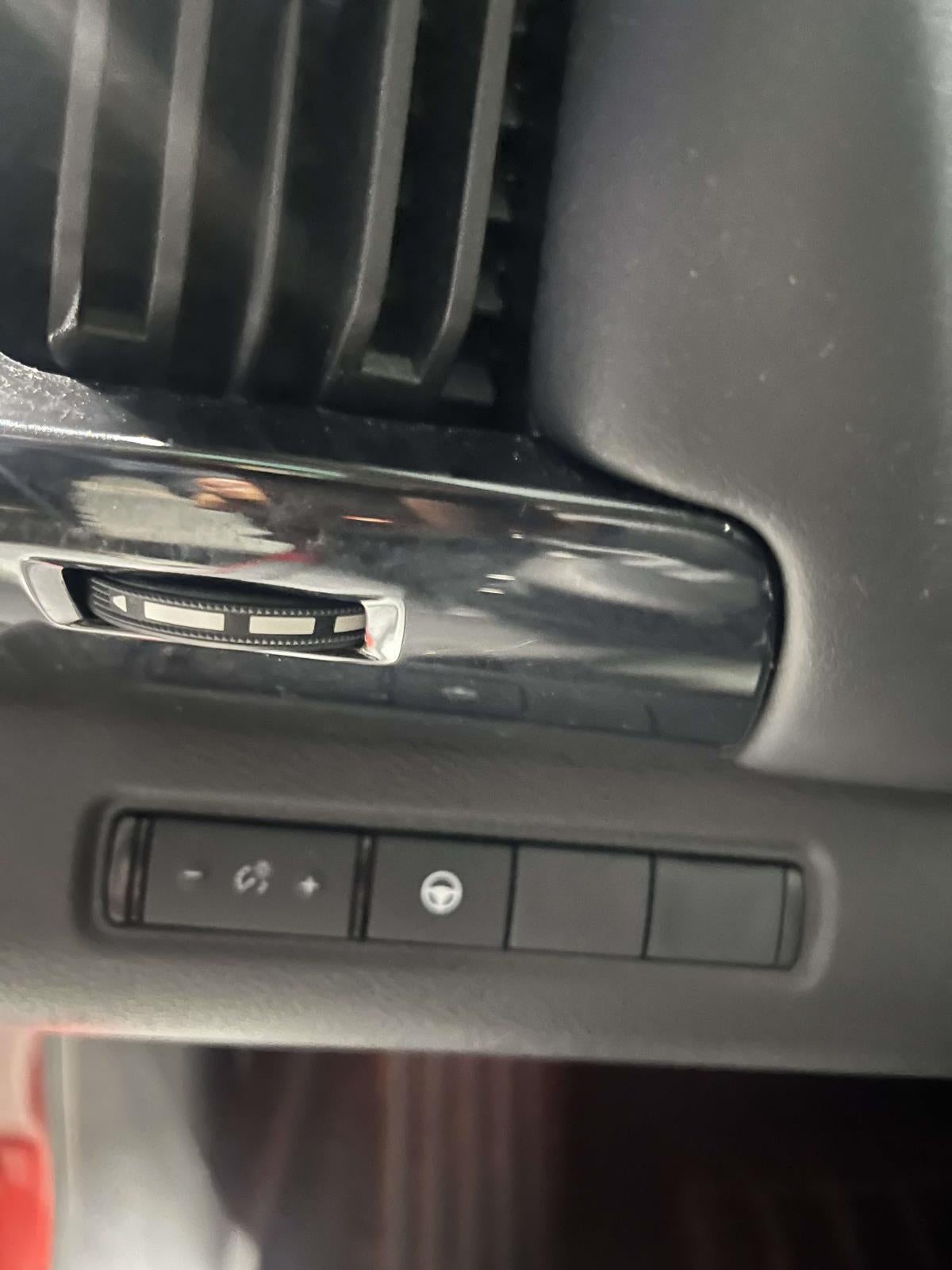 2024 Nissan Pathfinder SV 4WD