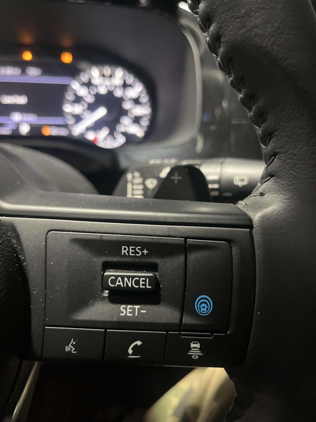 2024 Nissan Pathfinder SV 4WD