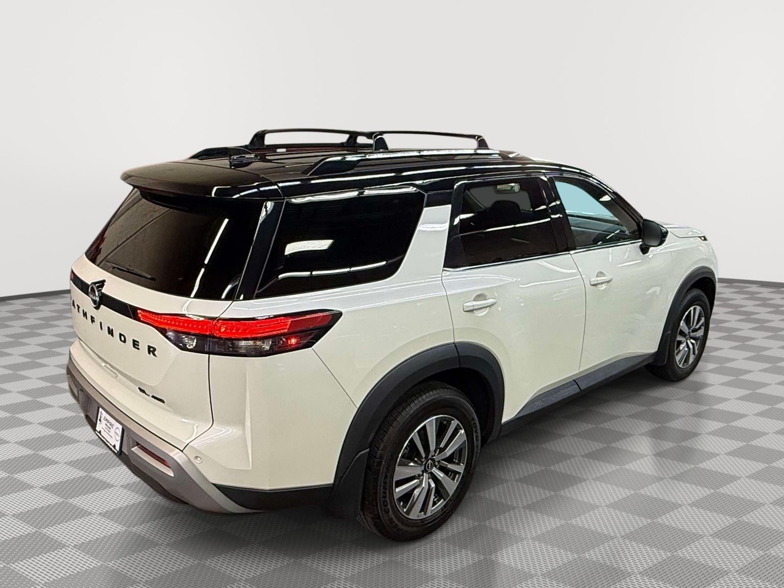 2023 Nissan Pathfinder SL 4WD