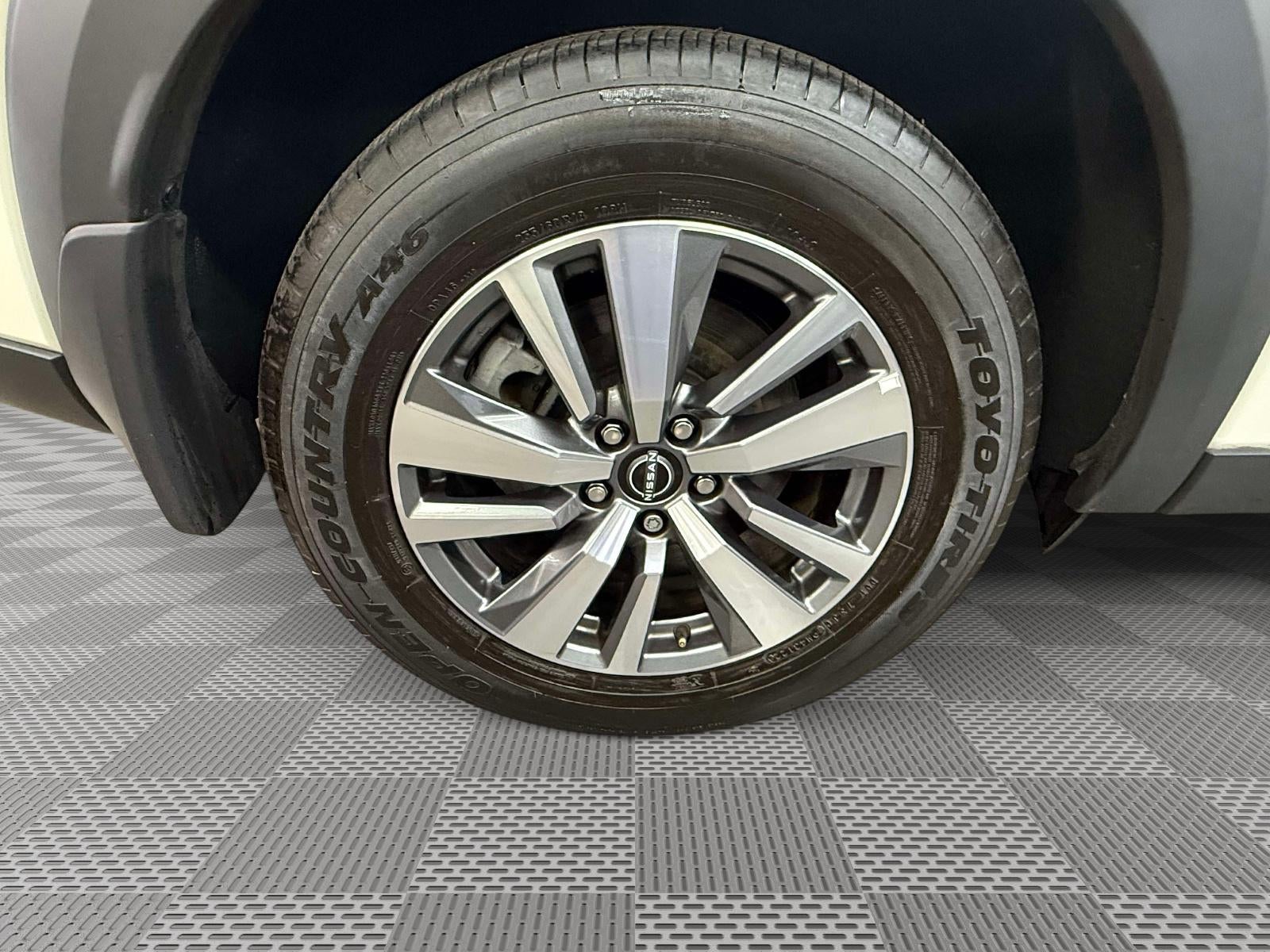 2023 Nissan Pathfinder SL 4WD