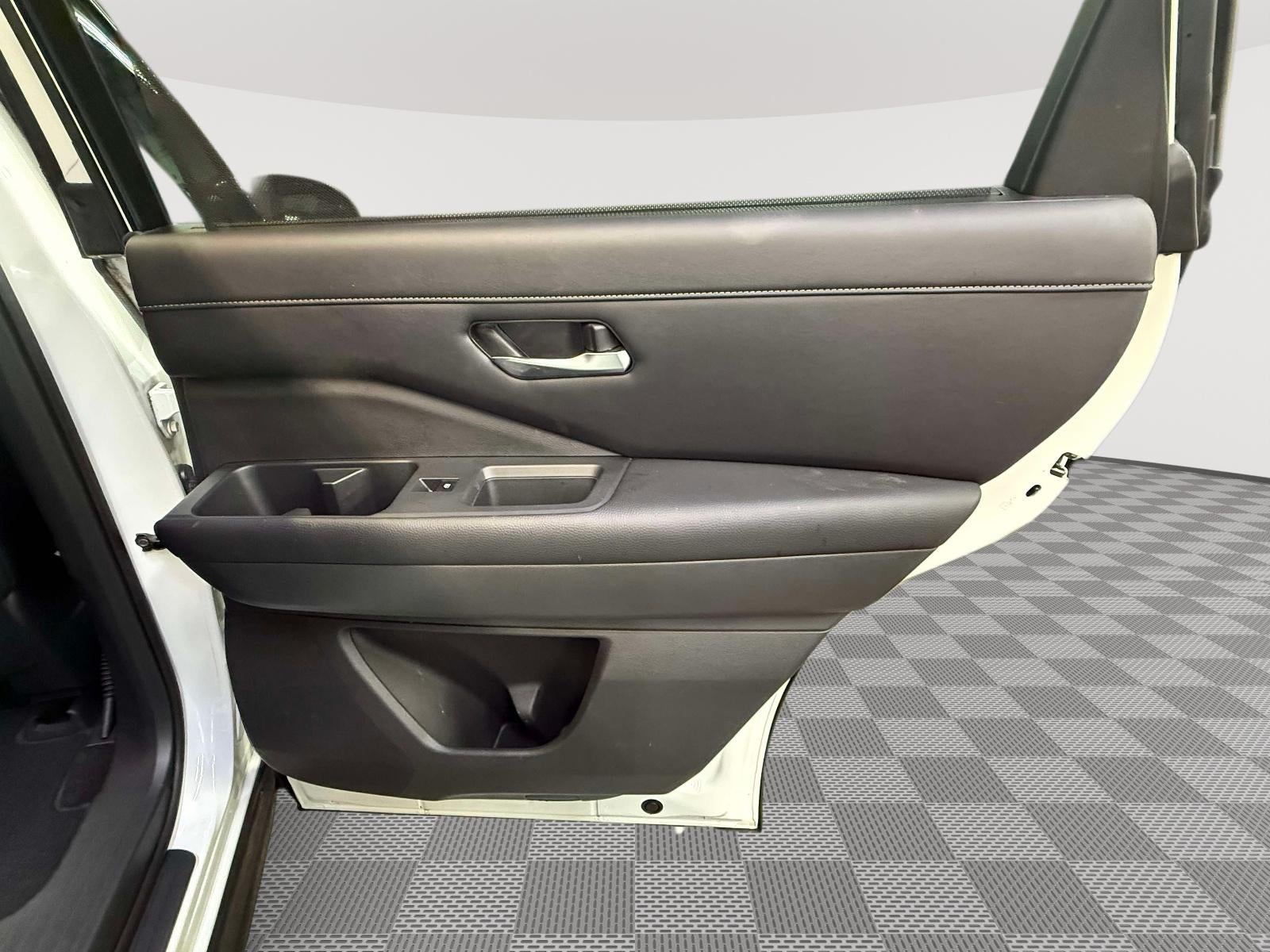 2023 Nissan Pathfinder SL 4WD
