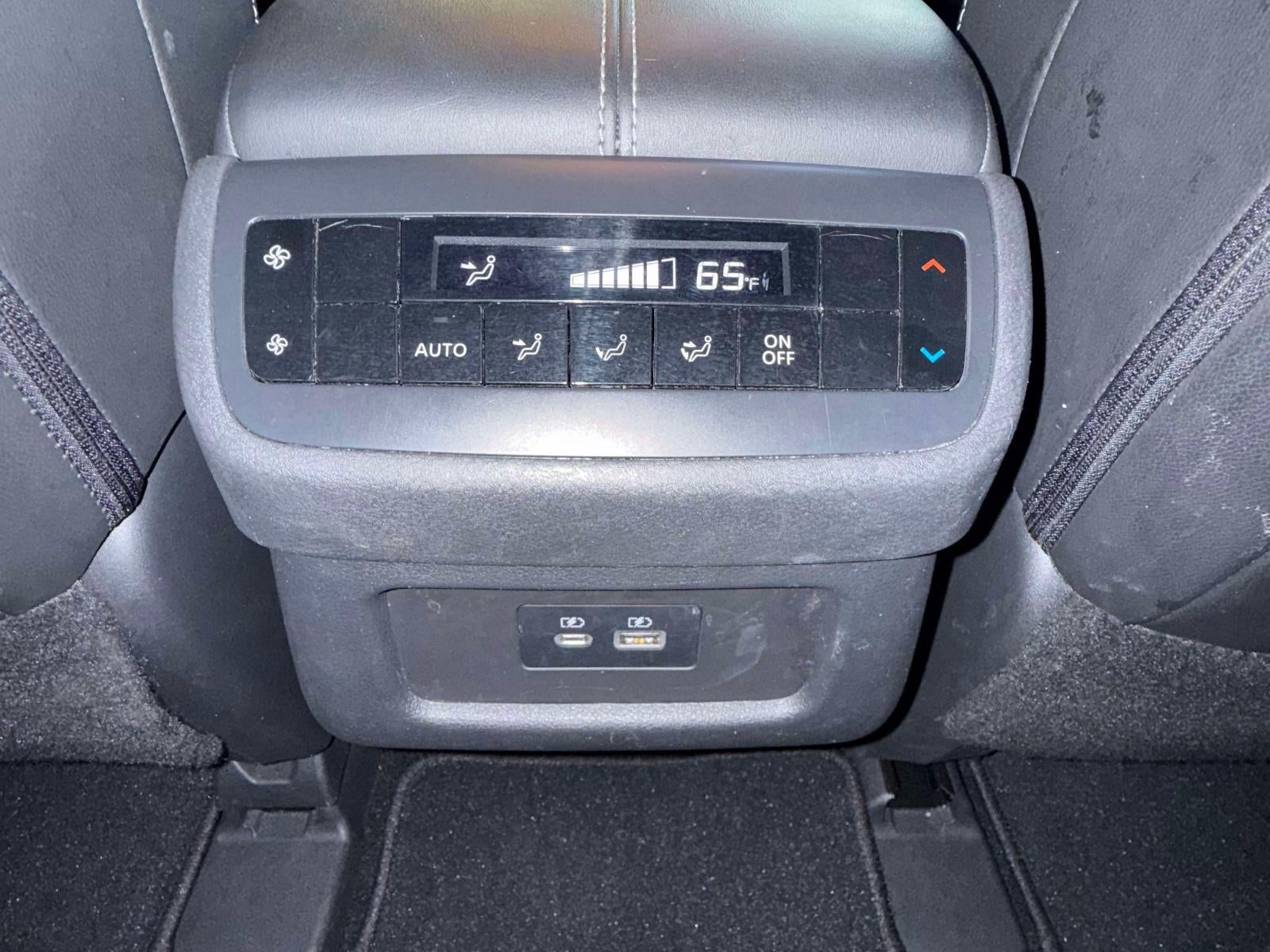 2023 Nissan Pathfinder SL 4WD