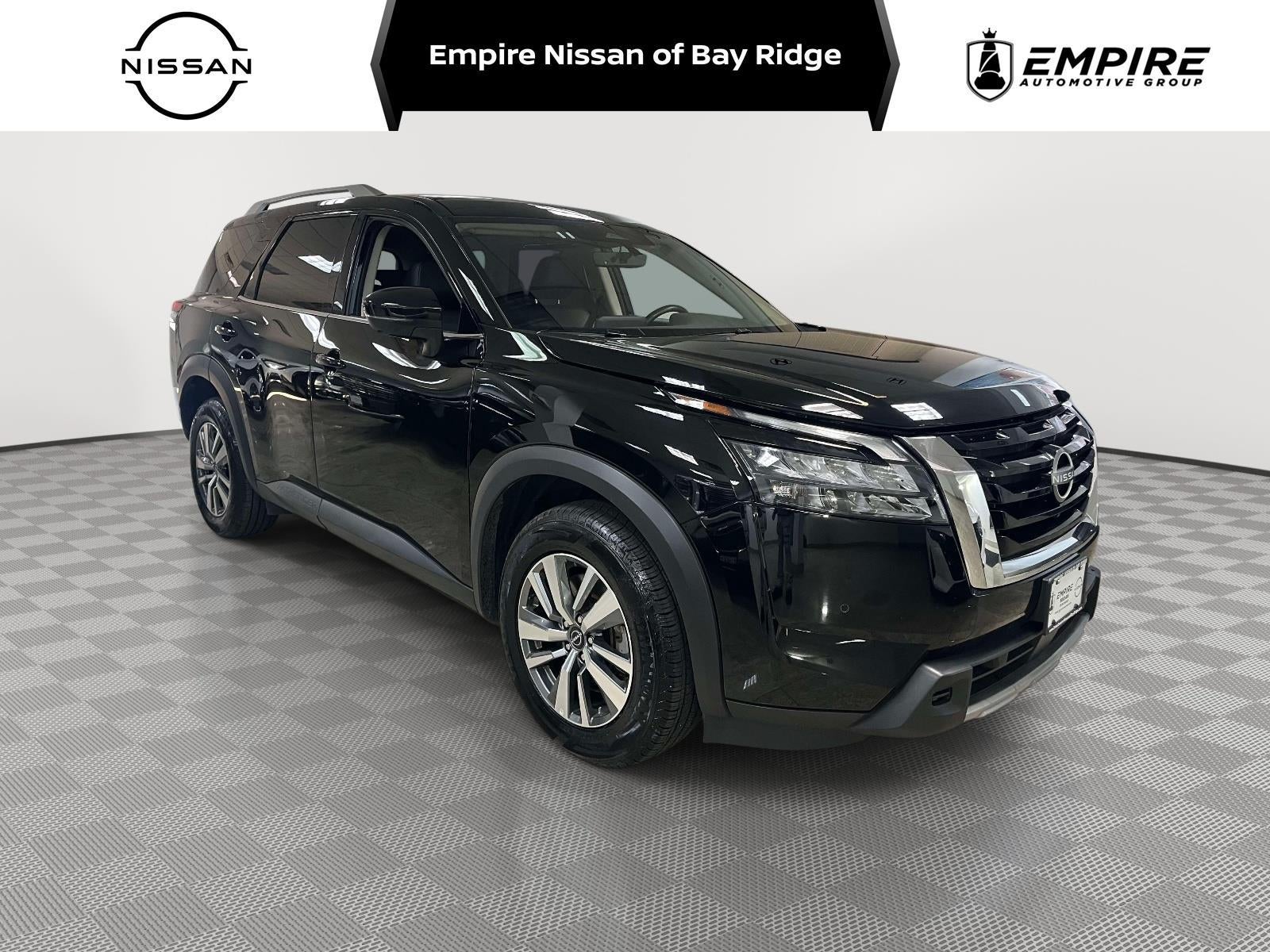 2025 Nissan Pathfinder SL 4WD