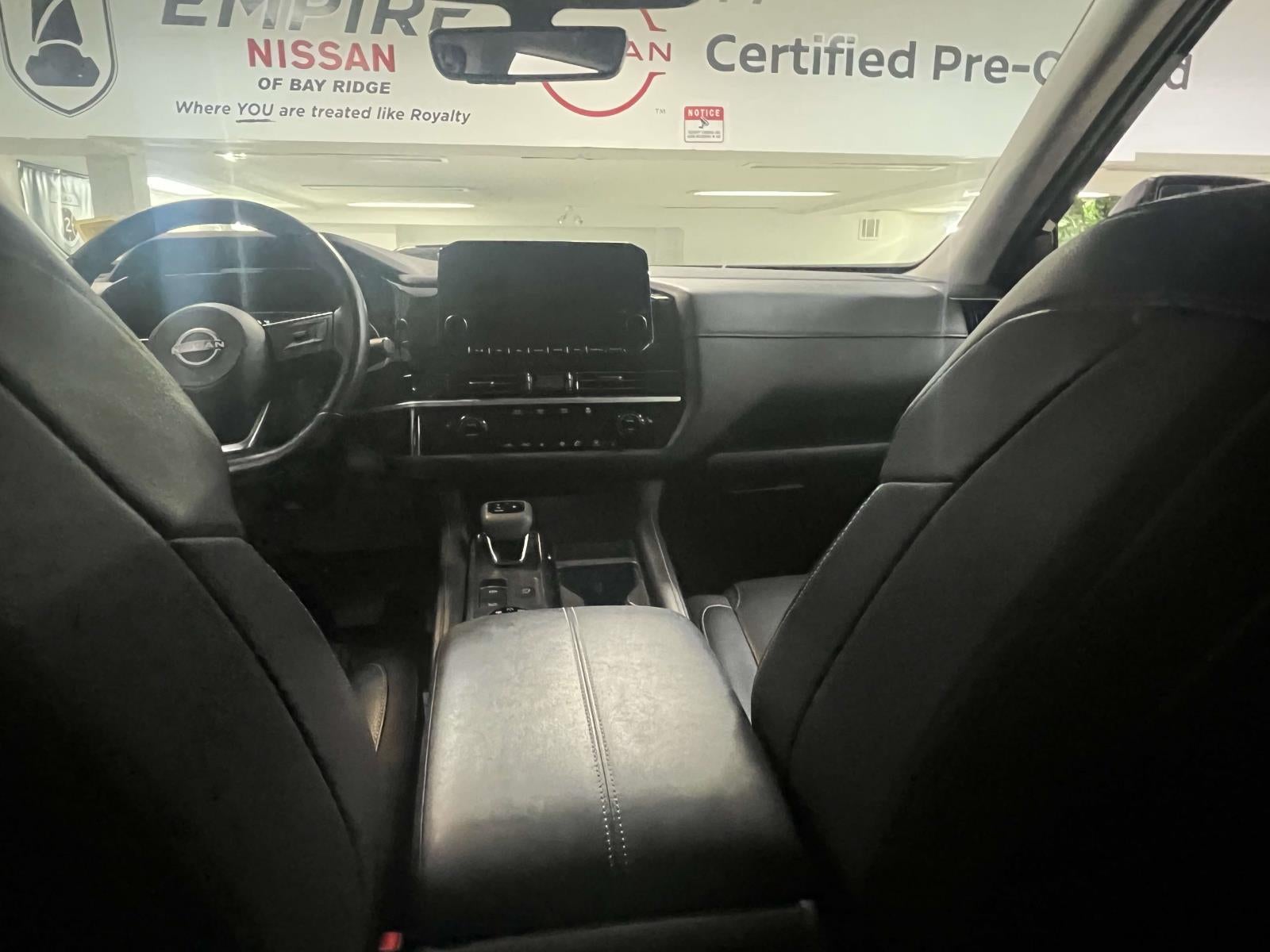 2025 Nissan Pathfinder SL 4WD