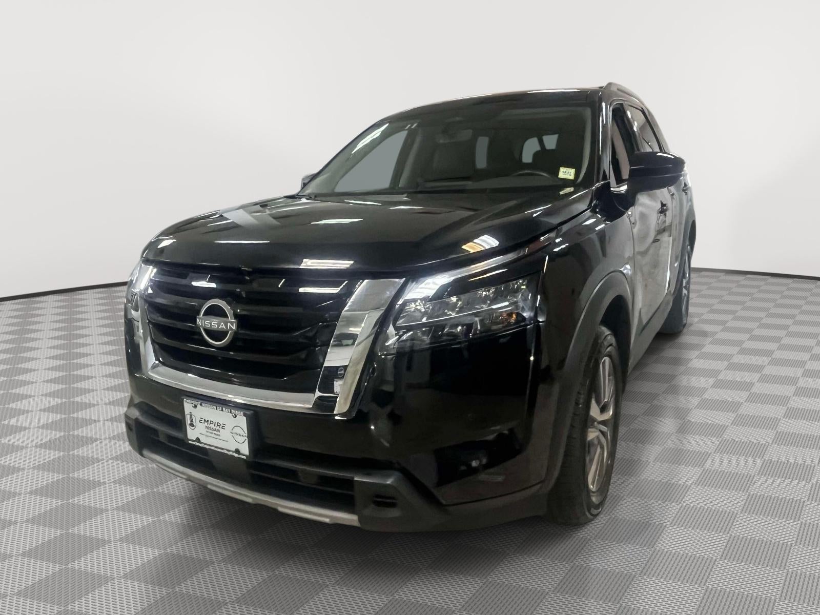 2025 Nissan Pathfinder SL 4WD