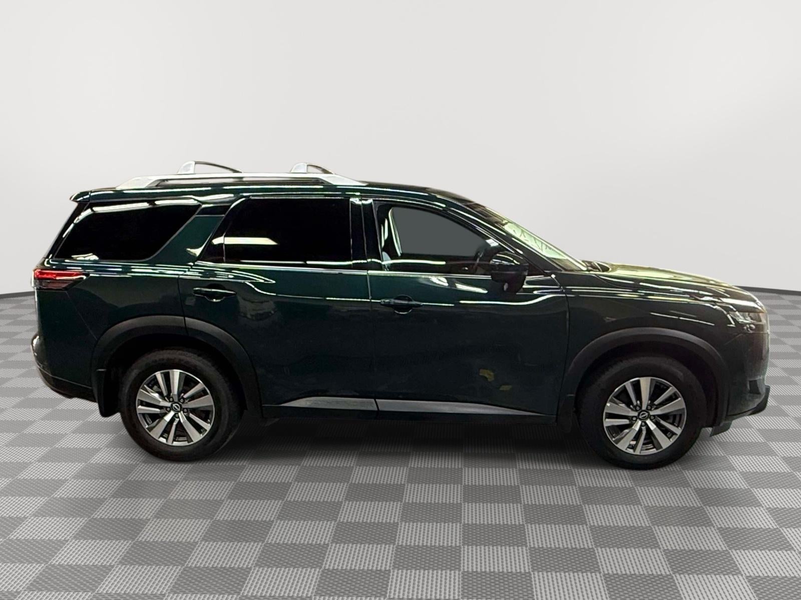2022 Nissan Pathfinder SL 4WD